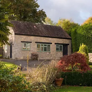 The Snug Bath