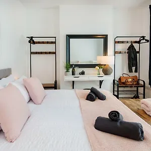 Nomi Homes - - Bookdirect - - - Wifi Holiday home